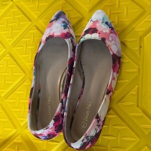 Dream Pairs Floral Women's Flats